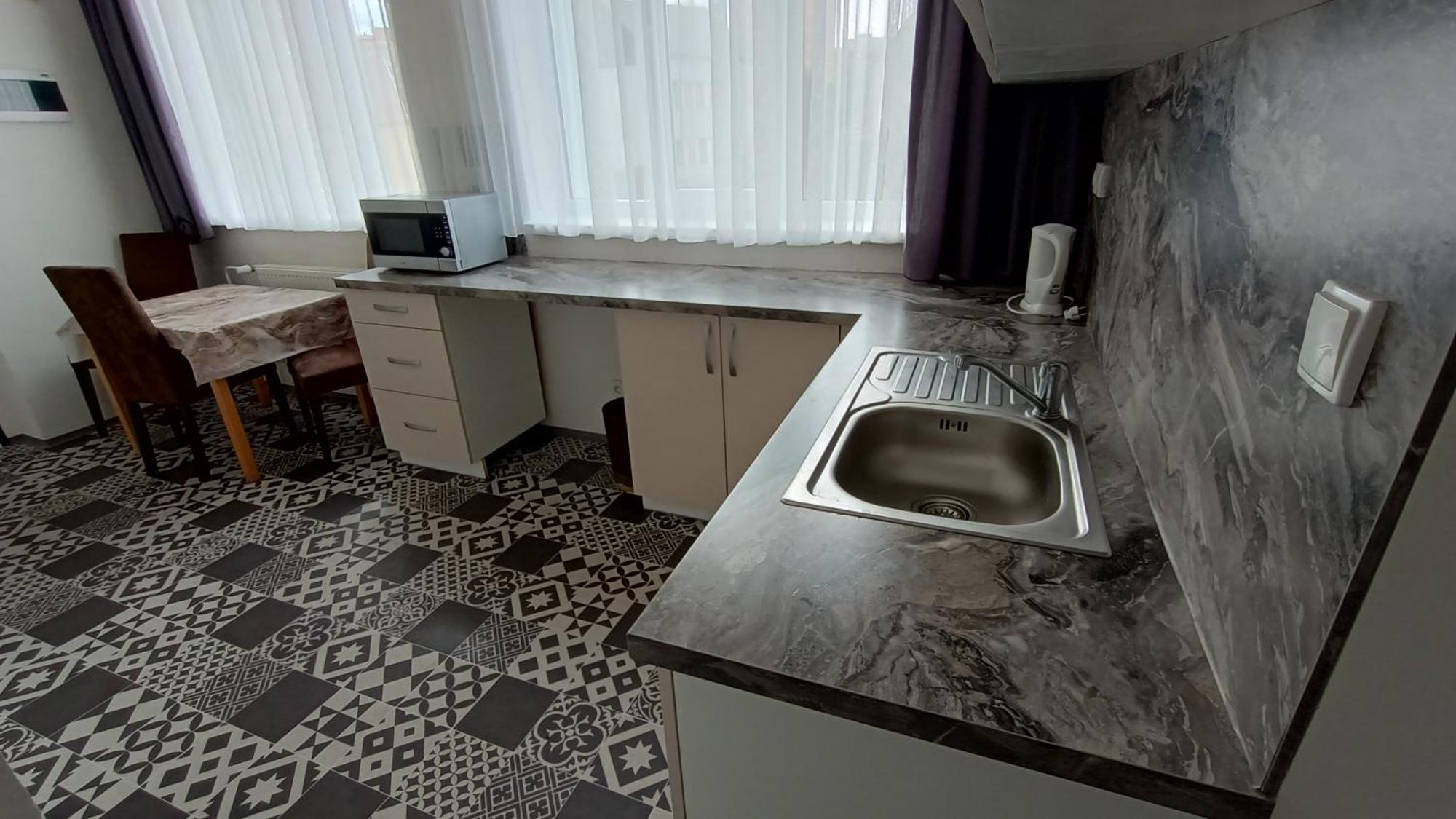Apartments Gato Karlovy Vary Stara Role Exterior photo