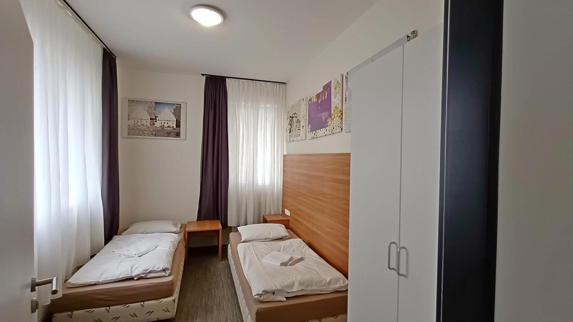 Apartments Gato Karlovy Vary Stara Role Exterior photo