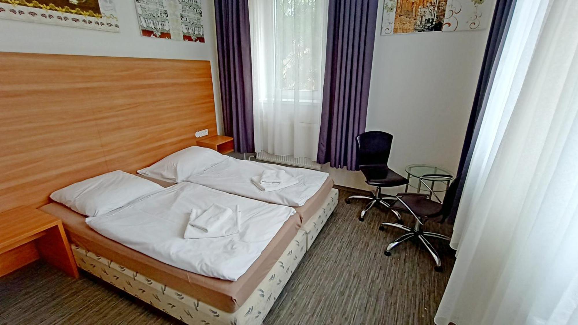 Apartments Gato Karlovy Vary Stara Role Exterior photo